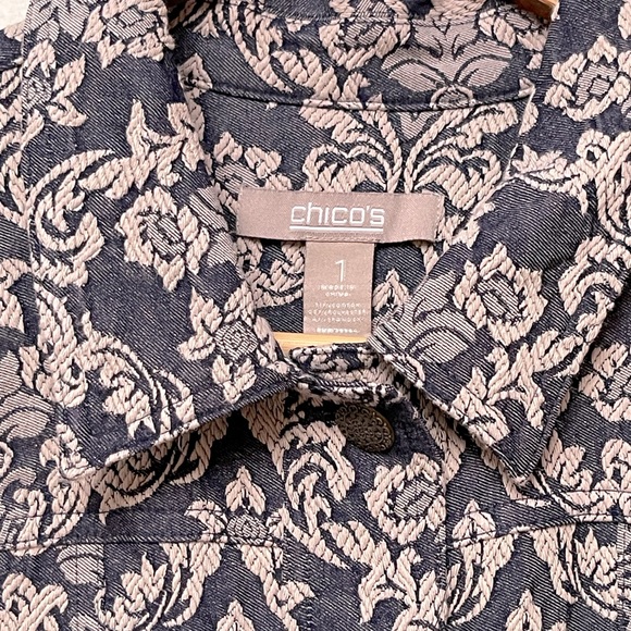 Chico's Short Sleeve Jean Jacket, Floral Damask Sz 1 (Us 8 / 10) - Picture 2 of 5
